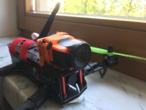 runcam 2 mit lenscap auf eachine falcon 250